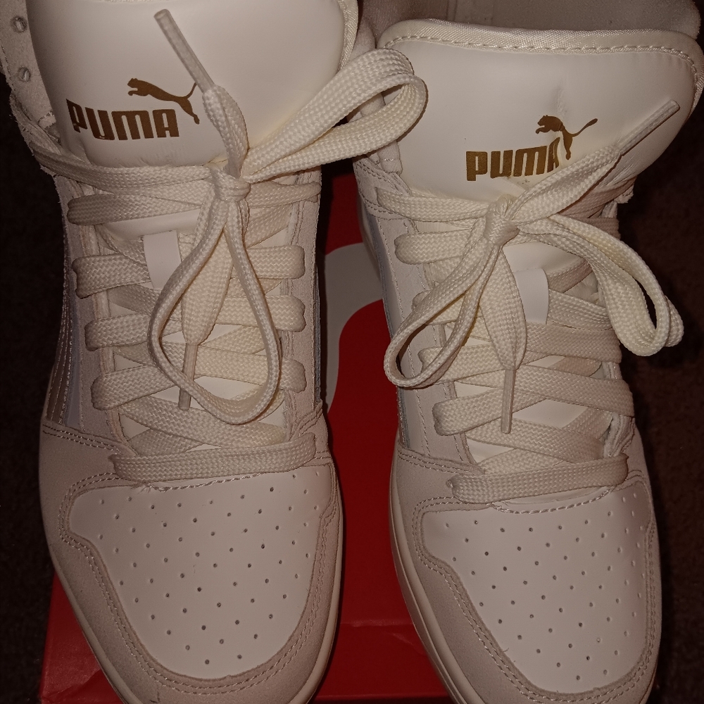 High Top white Puma Sneakers, Women's Size 10m - Picture 2 of 3